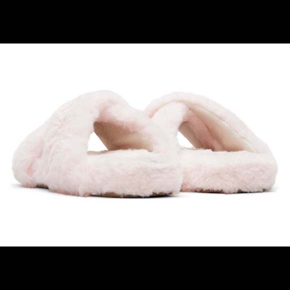 new toms slippers - Picture 3 of 5